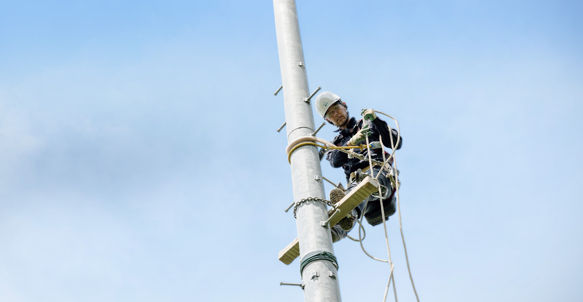 地域の未来を創る、電柱工事を